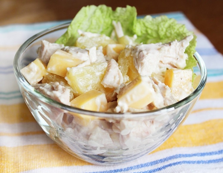 salat-s-ananasom