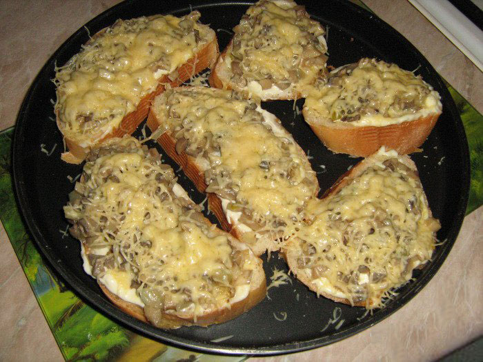 сэндвич с грибами и сыром