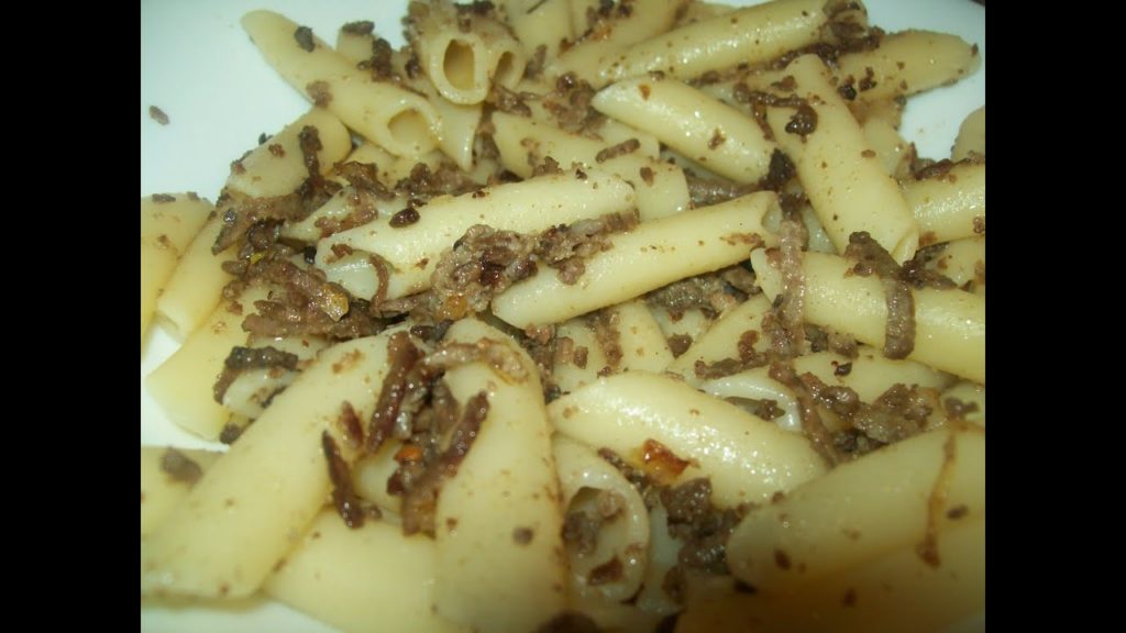 Макароны  по-флотски с печенью.Мой помощник.