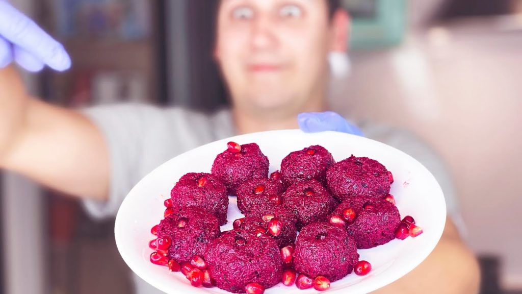 Рецепт Пхали по-грузински - Вкусная закуска из свеклы с грецким орехом и гранатом