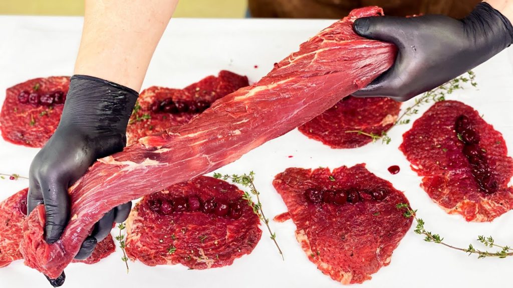 Говядина с вишней - Рулетики из говядины с вишней, очень вкусно!
