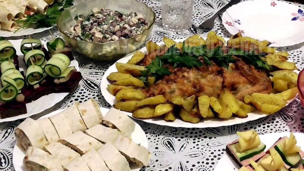 ПРАЗДНИЧНЫЙ СТОЛ. МЕНЮ на День Рождения за 1000руб. Готовлю 10 блюд || Торт, Салат, Закуски ПРАЗДНИЧНЫЙ СТОЛ. МЕНЮ на День Рождения за 1000руб. Готовлю 10 блюд || Торт, Салат, Закуски