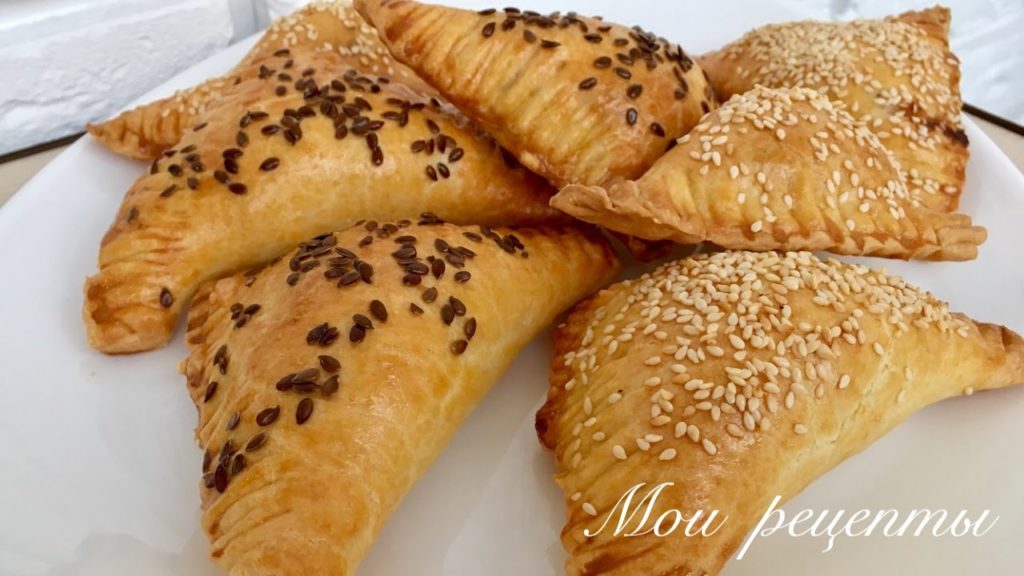 Ну, Очень Вкусные Хрустящие Пирожки с Курицей и Грибами из Слоеного Теста!