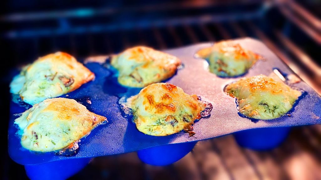 Куриные Маффины с сыром и зеленью в духовке на скорую руку