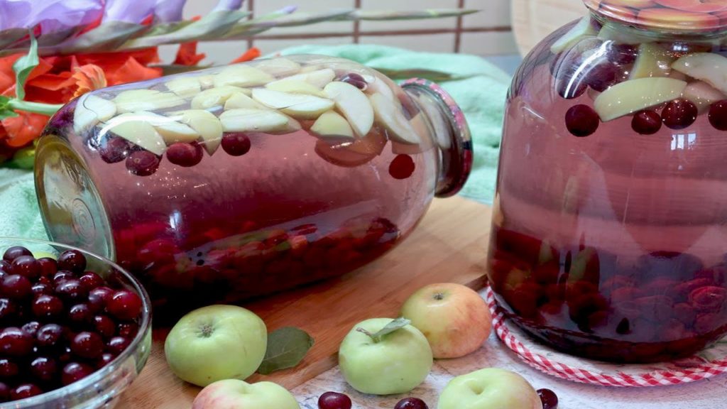 Компот из вишни и яблок  на зиму. Как приготовить компот из вишни