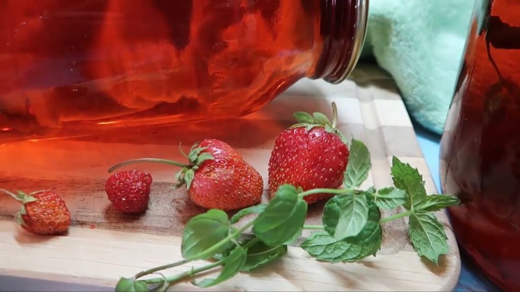 Клубничный компот с мятой на зиму. Рецепт компота из клубники на зиму Клубничный компот с мятой на зиму. Рецепт компота из клубники на зиму