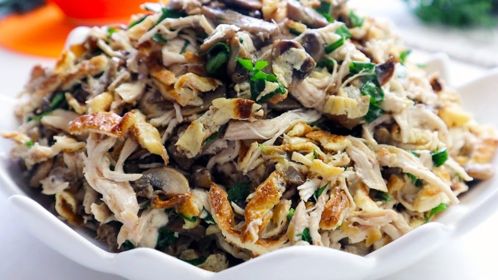 Салат «Рваная курица» Всего ТРИ основных Ингредиента!Простой, но очень вкусный,съели весь сразу! Салат «Рваная курица» Всего ТРИ основных Ингредиента!Простой, но очень вкусный,съели весь сразу!
