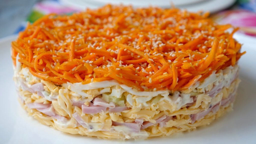 Салат Выручалочка очень сытный из простых продуктов
