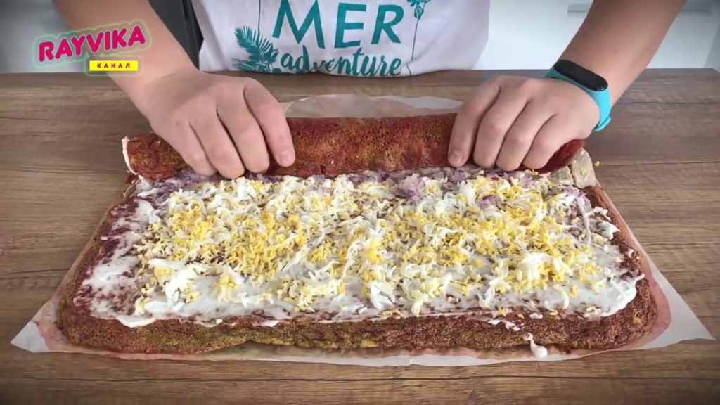 Шикарная ЗАКУСКА на праздничный стол! Так с селедкой мало кто готовит. Шикарная ЗАКУСКА на праздничный стол! Так с селедкой мало кто готовит.