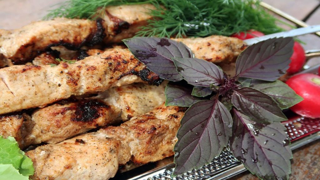 Армянский шашлык мягкий и сочный на мангале. Очень вкусный маринад для шашлыка из свинины Армянский шашлык мягкий и сочный на мангале. Очень вкусный маринад для шашлыка из свинины