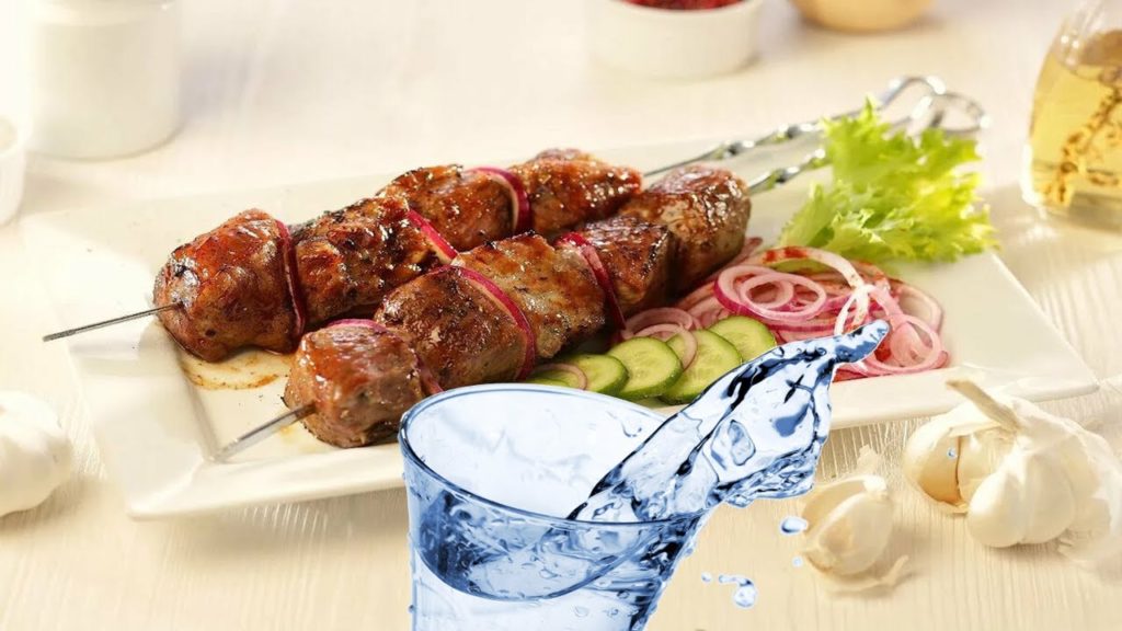 Шашлык на минералке. Быстрый маринад для шашлыка из свинины