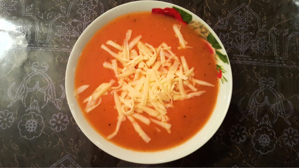 Томатный суп, турецкая кухня  Domates çorbası