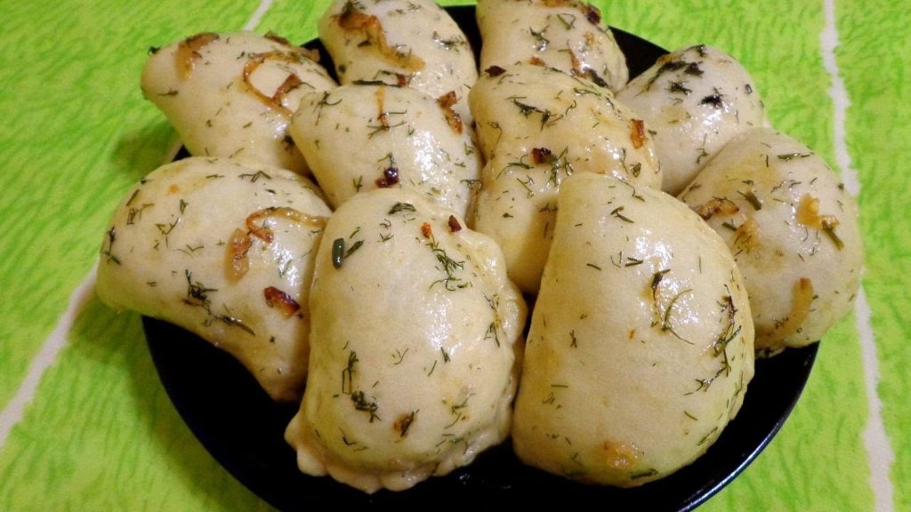 Воздушные, вкуснейшие вареники на пару. Тесто- для любой начинки.