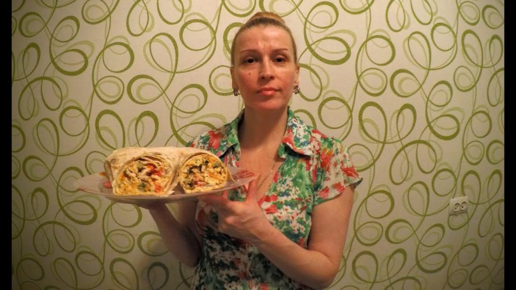 Шаурма дома с курицей простой рецепт из лаваша на ужин и обед! Шаурма дома с курицей простой рецепт из лаваша на ужин и обед!