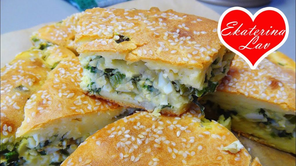 Заливной пирог яйцом и луком! Нежный, быстрый и вкусный!