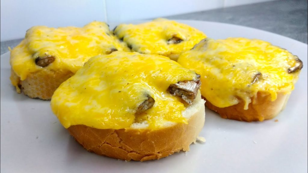 Горячие БУТЕРБРОДЫ со шпротами и сыром! ТЕПЕРЬ это мои самые ЛЮБИМЫЕ бутерброды! Горячие БУТЕРБРОДЫ со шпротами и сыром! ТЕПЕРЬ это мои самые ЛЮБИМЫЕ бутерброды!