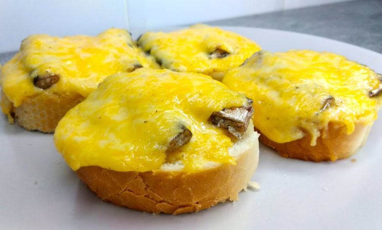 Горячие БУТЕРБРОДЫ со шпротами и сыром! ТЕПЕРЬ это мои самые ЛЮБИМЫЕ бутерброды! Горячие БУТЕРБРОДЫ со шпротами и сыром! ТЕПЕРЬ это мои самые ЛЮБИМЫЕ бутерброды!