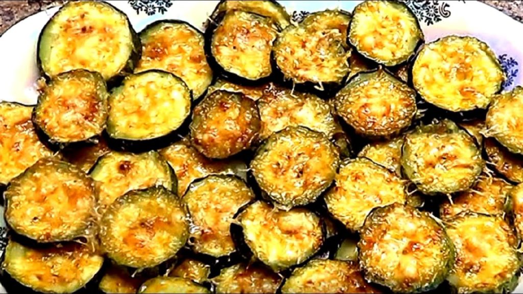 Кабачки в духовке. Самый лучший рецепт. Просто,быстро,вкусно и с хрустящей корочкой.