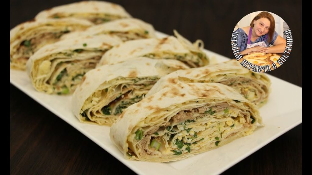 Как приготовить рулет из лаваша и салат с тунцом, простой рецепт.