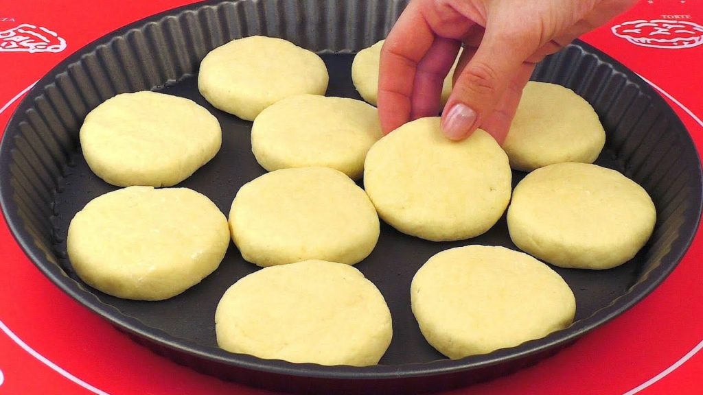СЫРНИКИ не жарю, а делаю в ДУХОВКЕ! Самые вкусные творожные булочки! СЫРНИКИ не жарю, а делаю в ДУХОВКЕ! Самые вкусные творожные булочки!