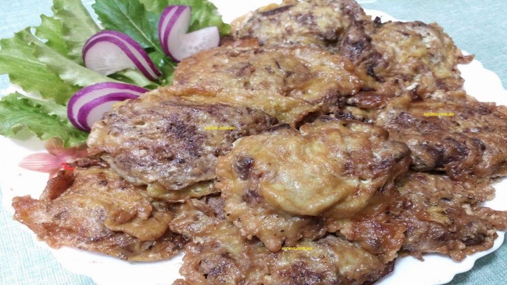 Отбивные из печени. Куриная печень в кляре со сметаной.