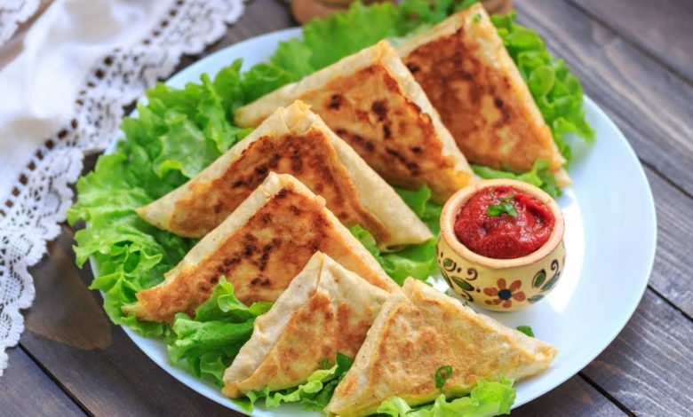 🌮 Жареный лаваш с колбасой и сыром — видео рецепт. Ленивые жареные пирожки из лаваша с начинкой!
