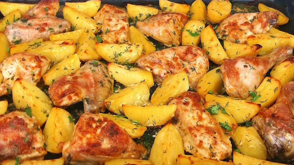 КУРИЦА с КАРТОШКОЙ в духовке, что может быть проще и вкуснее! КУРИЦА с КАРТОШКОЙ в духовке, что может быть проще и вкуснее!