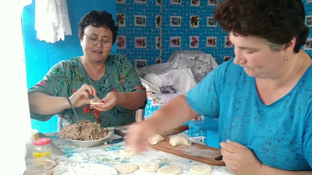 ВАРЕНИКИ УКРАИНСКИЕ  СЕЛЬСКИЕ - НУ,  ОЧЕНЬ ВКУСНЫЕ  !
