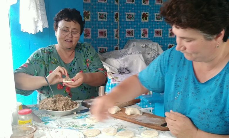 ВАРЕНИКИ УКРАИНСКИЕ  СЕЛЬСКИЕ - НУ,  ОЧЕНЬ ВКУСНЫЕ  !
