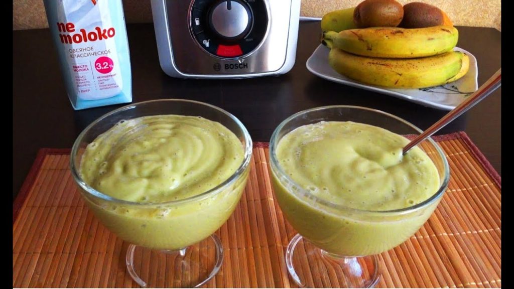 Вкуснейший смузи-десерт авокадо-банан на овсяном молоке