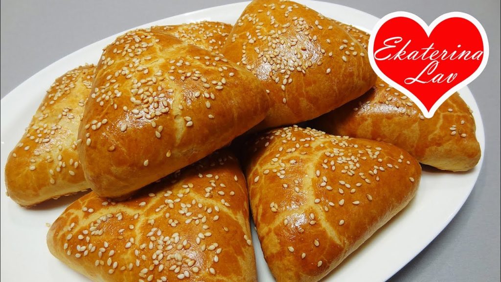 ЛЮБИМЫЕ ПИРОЖКИ С ФАРШЕМ на кефире! Исчезают, не успев остыть! Делаю сразу двойную порцию! ВКУСНО!