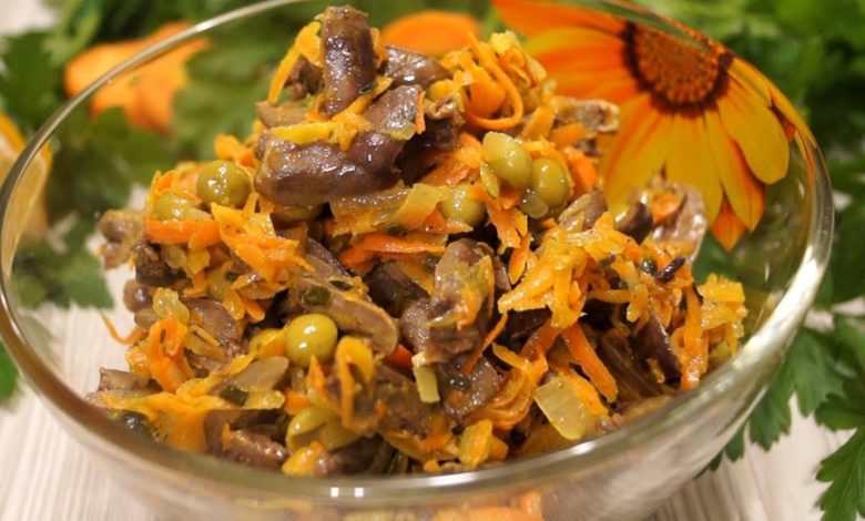 Вкуснейший САЛАТ с куриными сердечками.