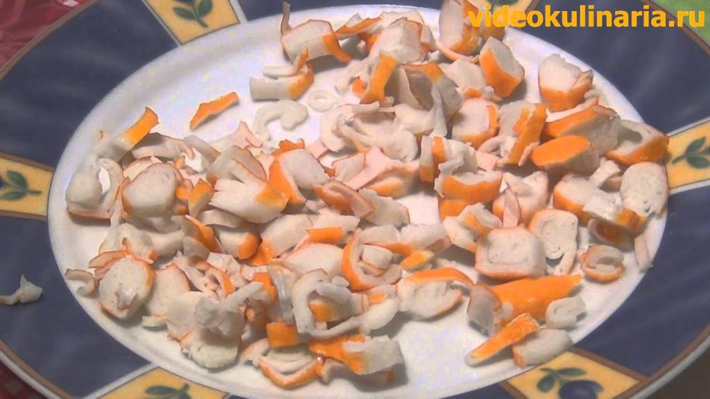 Рецепт - Салат из крабовых палочек и киви от videokulinaria.ru