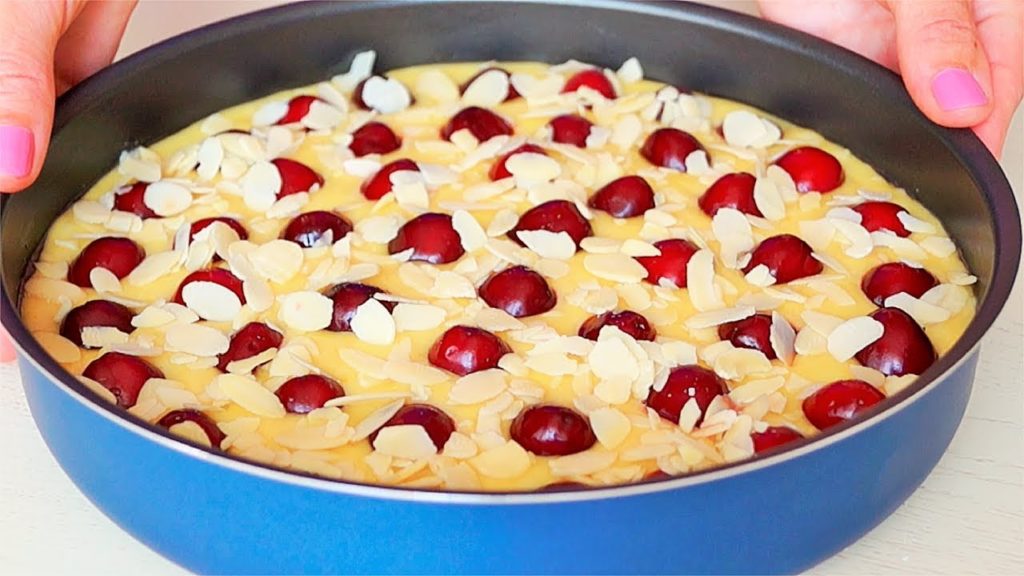Шикарный ПИРОГ в ДВА ДЕЙСТВИЯ - Всё смешал и в Духовку! Очень Вкусно!