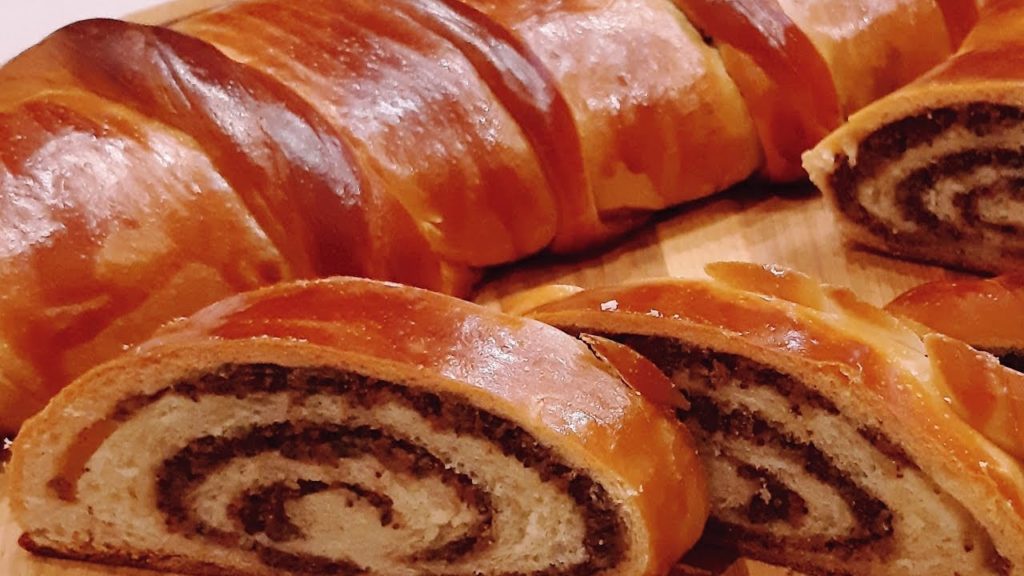 Хочется еще и еще ,ну очень ореховое чудо! Nut roll!