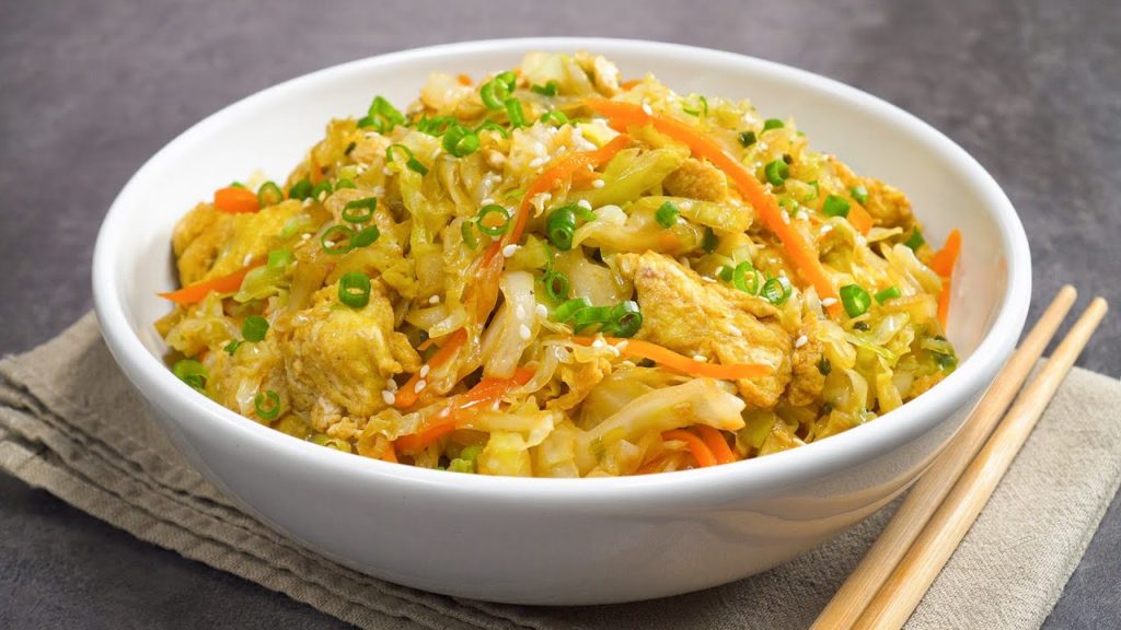 Вкусный ужин за 25 минут! ЖАРЕНАЯ КАПУСТА С ЯЙЦОМ по-азиатски. Рецепт от Всегда Вкусно! Вкусный ужин за 25 минут! ЖАРЕНАЯ КАПУСТА С ЯЙЦОМ по-азиатски. Рецепт от Всегда Вкусно!