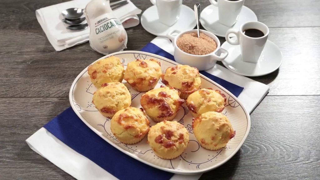 Кукрузные маффины с качокавалло