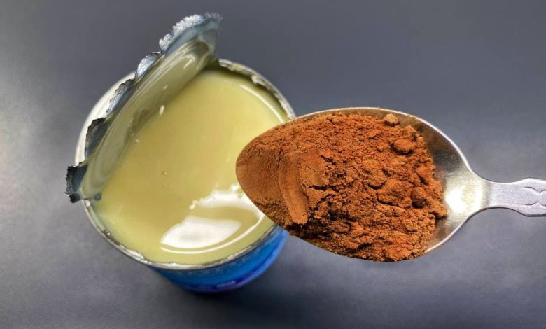 Gezuckerte kondensmilch und Kakao umrühren, Sie werden vom Ergebnis begeistert sein! Trüffelrezept