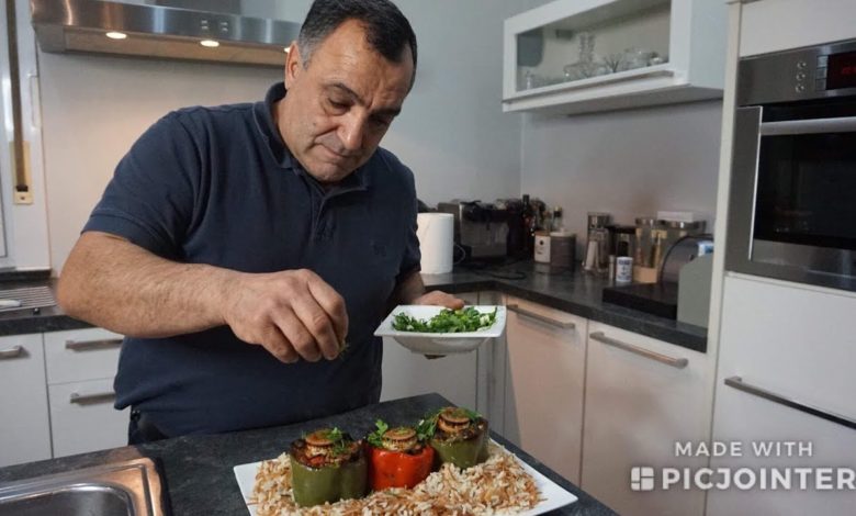 Болгарский перец фаршированный мясом и овощами  с гарниром из жаренной вермишели с рисом