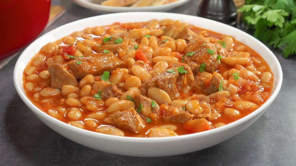 Вкусное РАГУ ИЗ СВИНИНЫ С ФАСОЛЬЮ - идеальный семейный обед или ужин! Рецепт от Всегда Вкусно!