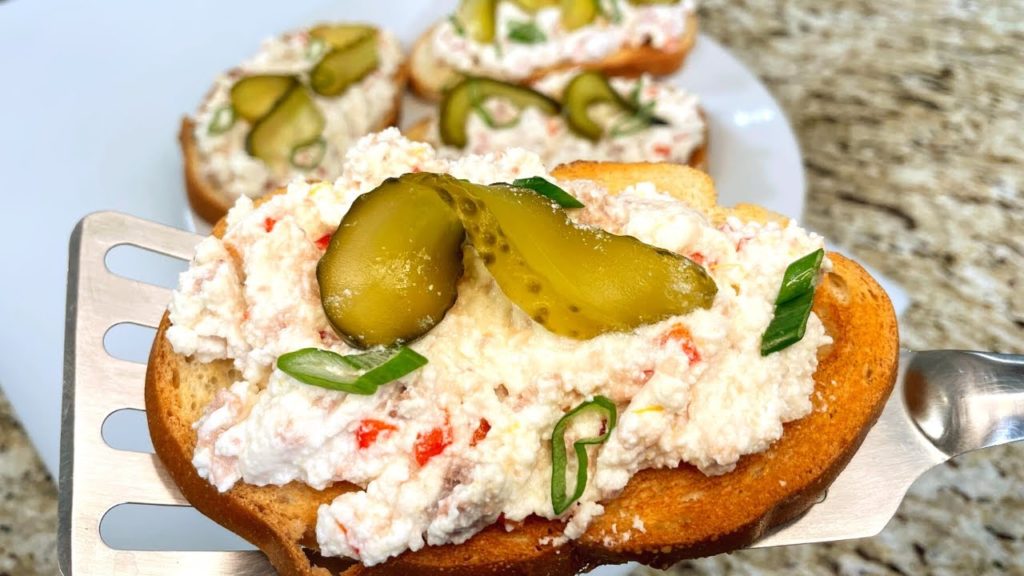 Вкуснейшая Намазка на Хлеб. Готовится 5 минут! Такие бутерброды съедаются быстрее чем с икрой!