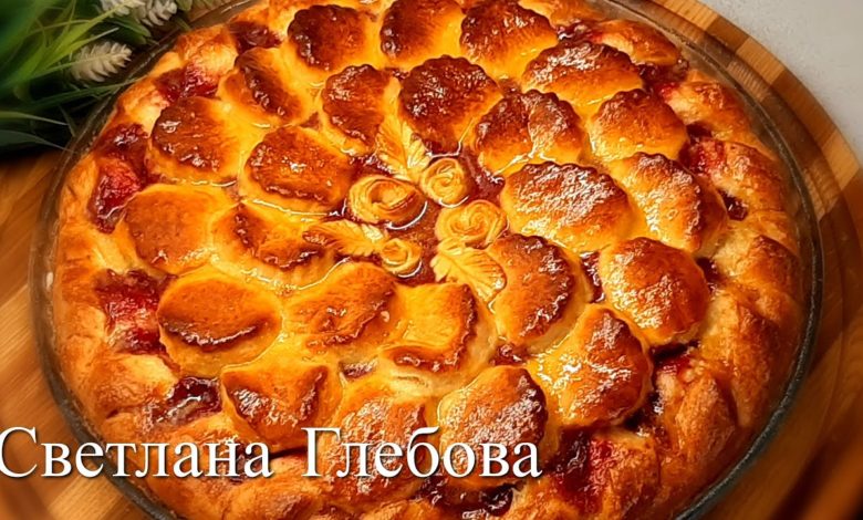 Из этого теста всегда выпечка долго свежая ! Заварной дрожжевой пирог с клубнокой !