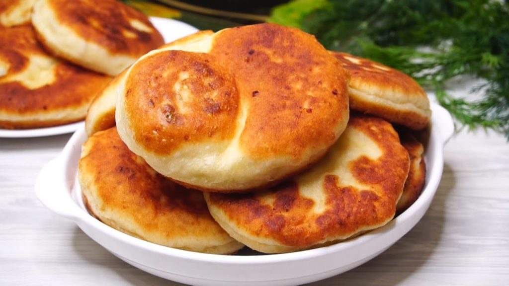 Лепешки с воздухом из творога. За уши не оттащишь, так вкусно! Недорого и вся семья сыта и довольна!