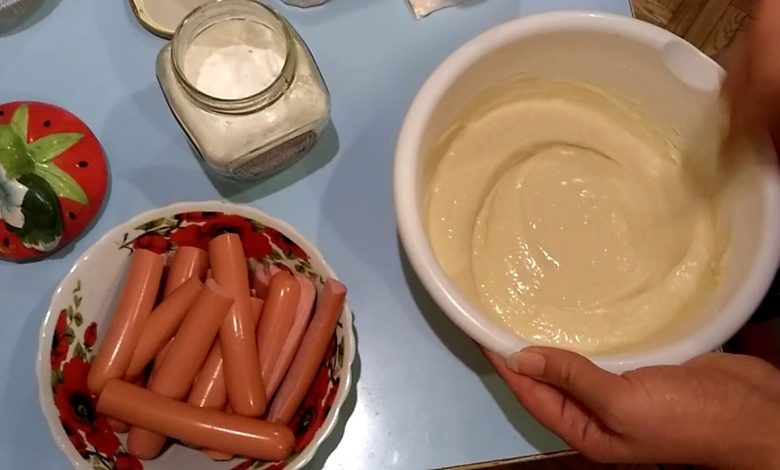 Самые вкусные и быстрые сосиски в тесте на кефире на сковороде