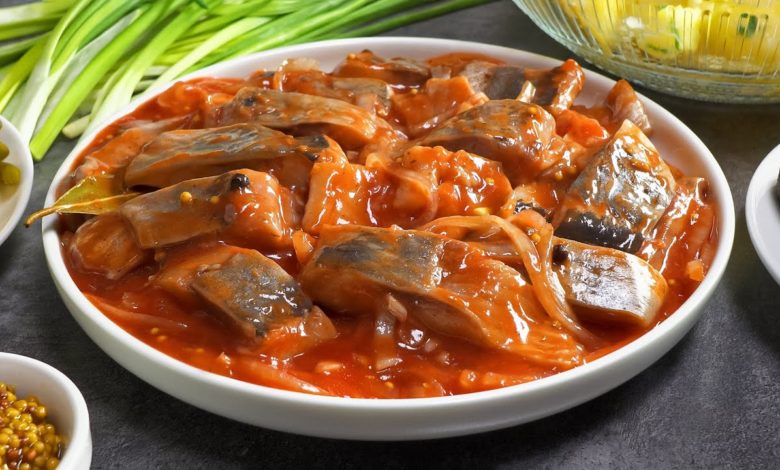 МАРИНОВАННАЯ СЕЛЕДКА В ТОМАТНОМ СОУСЕ - Необычно, вкусно и легко приготовить!Рецепт Всегда Вкусно! МАРИНОВАННАЯ СЕЛЕДКА В ТОМАТНОМ СОУСЕ - Необычно, вкусно и легко приготовить!Рецепт Всегда Вкусно!