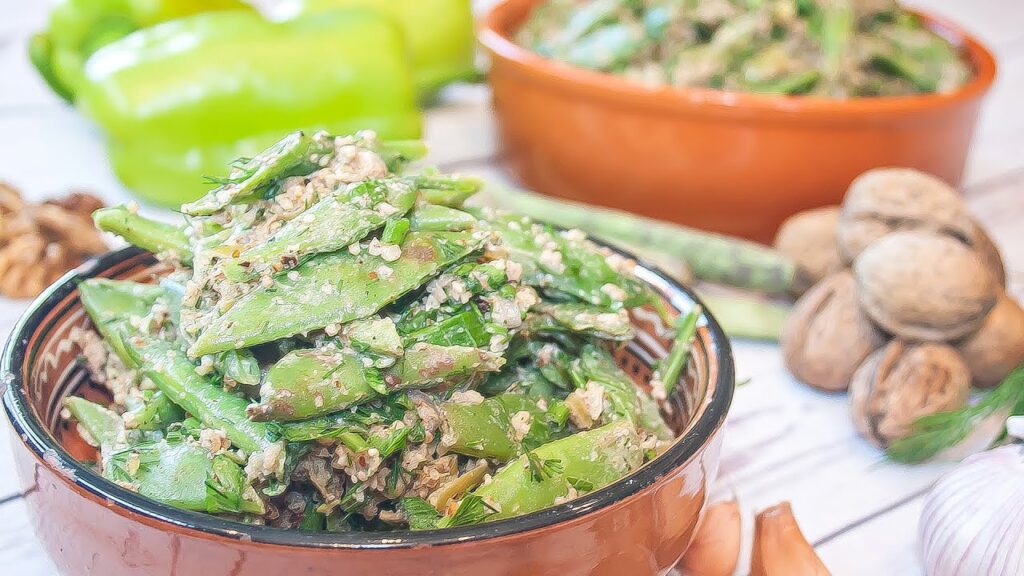 Лобио - зеленая стручковая фасоль с грецкими орехами по-грузински, рецепт вкусной закуски! Лобио - зеленая стручковая фасоль с грецкими орехами по-грузински, рецепт вкусной закуски!