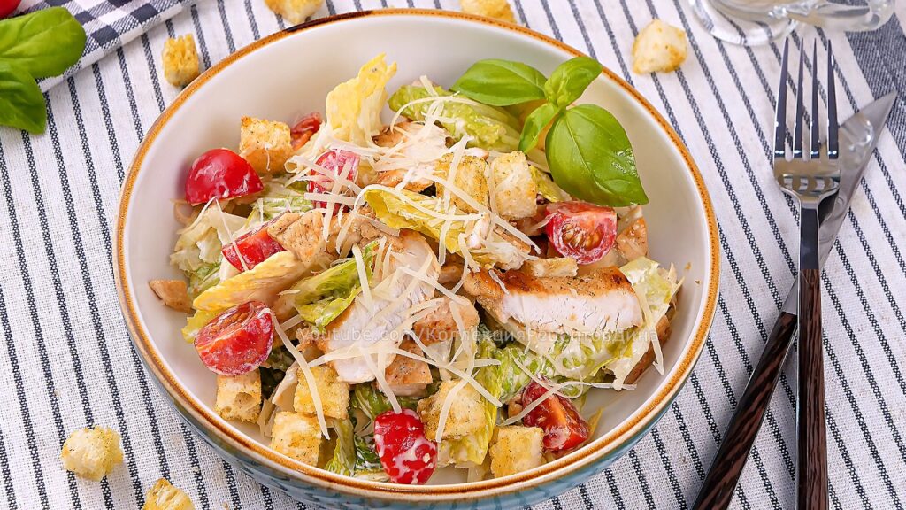 🥬Салат Цезарь с курицей🍗 и томатами черри🍅! Соус Цезарь - Классика на все времена! 🥬Салат Цезарь с курицей🍗 и томатами черри🍅! Соус Цезарь - Классика на все времена!
