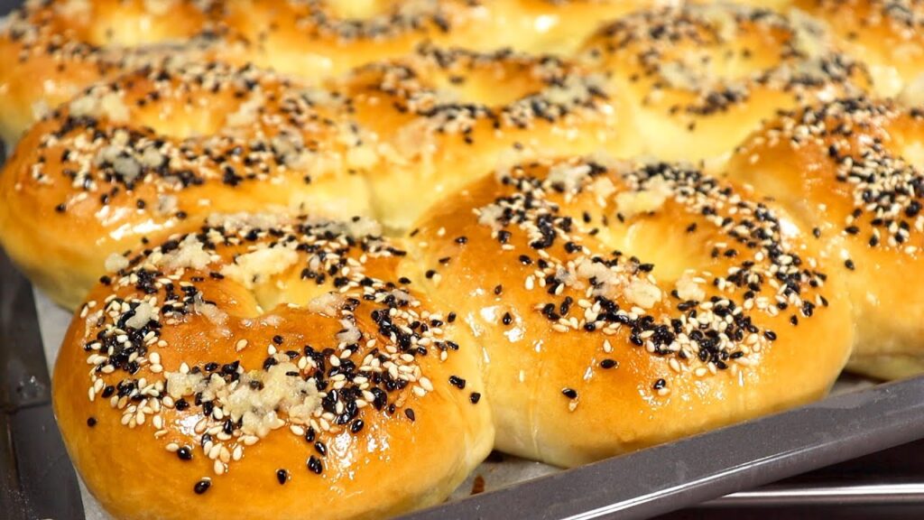 Как сделать тесто пуховым и мягким? БУЛОЧКИ С ЧЕСНОКОМ К БОРЩУ из самого удачного теста!