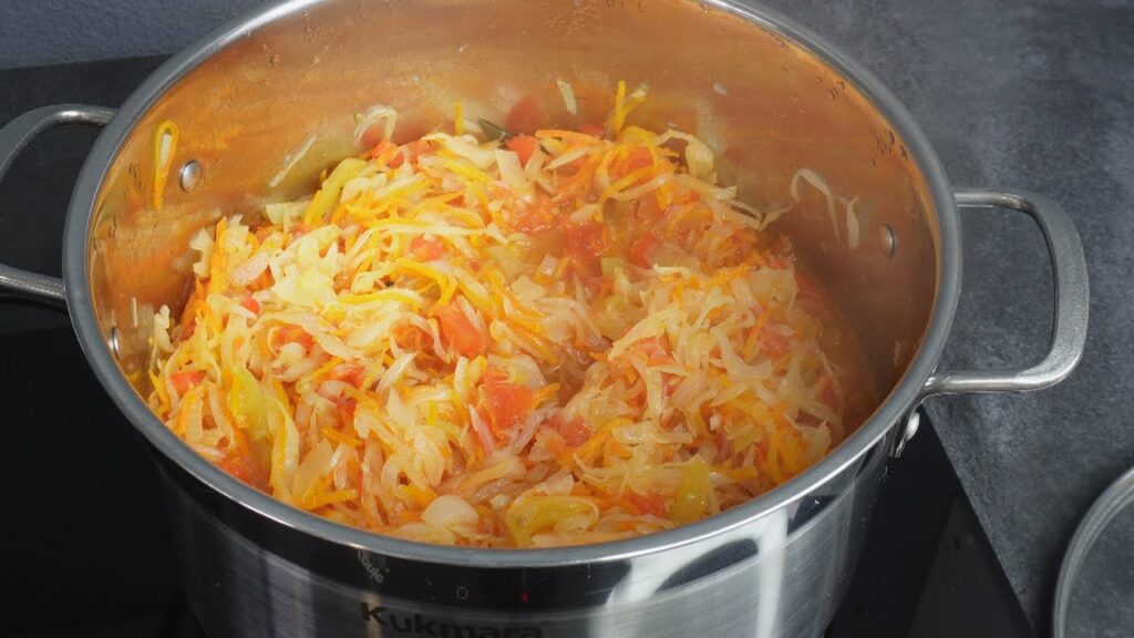 Вкуснейшие Щи за раз сразу 5 порций, потом, когда нужно достаю и подаю к столу Вкуснейшие Щи за раз сразу 5 порций, потом, когда нужно достаю и подаю к столу