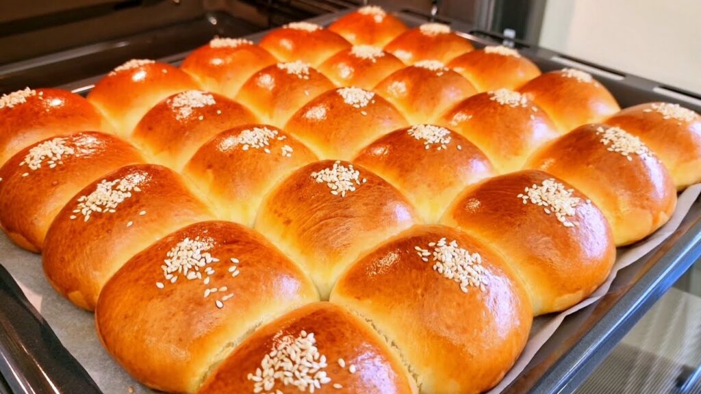 Они такие вкусные, что я готовлю их 2 раза в неделю и хочу есть их каждый день. Булочки с начинкой!